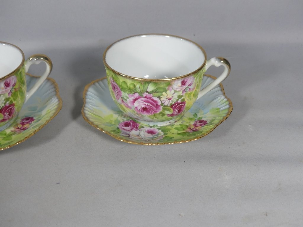 Paire de tasses déjeuner en porcelaine de Limoges, les roses rehaussé main-photo-2