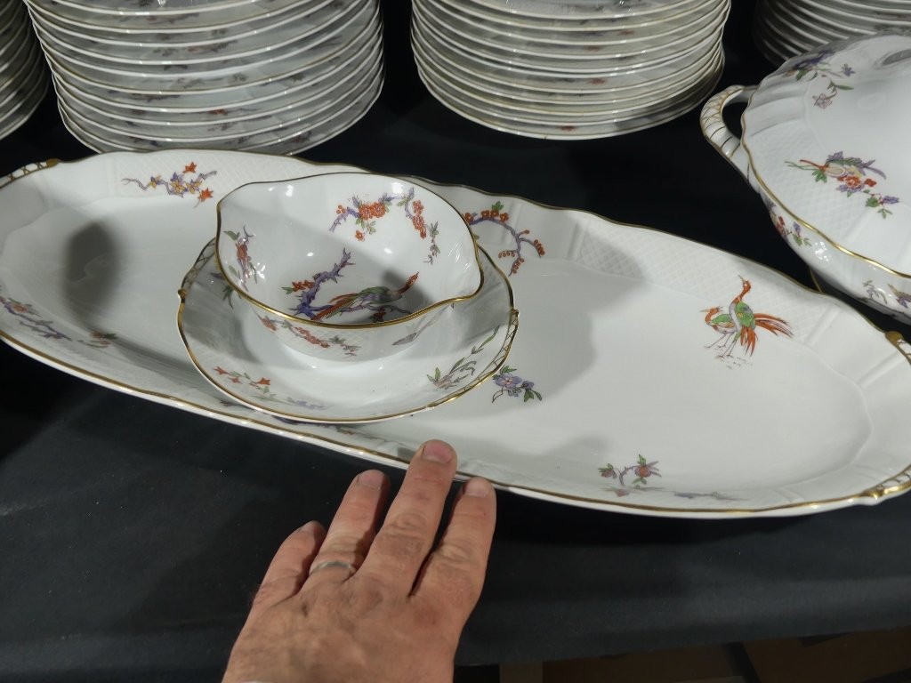 Bernardaud Condé d'après un modèle de Chantilly XVIII ème, service 12 personnes en porcelaine-photo-4