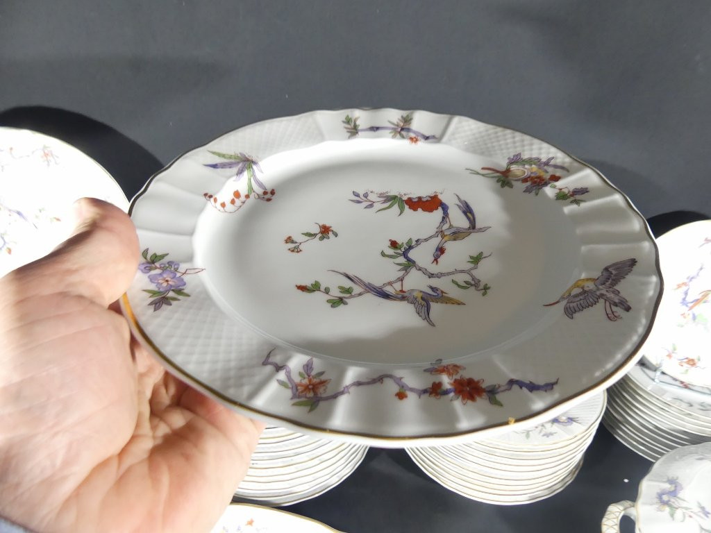 Bernardaud Condé d'après un modèle de Chantilly XVIII ème, service 12 personnes en porcelaine-photo-8