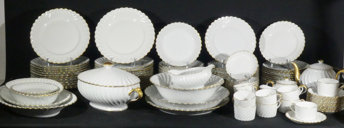 Haviland Torse blanc et filet doré, service de table pour 12 personnes porcelaine Limoges