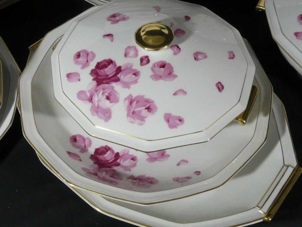 Roses et p&eacute;tales, service porcelaine Limoges Bernardaud Art D&eacute;co pour 12 personnes-photo-5