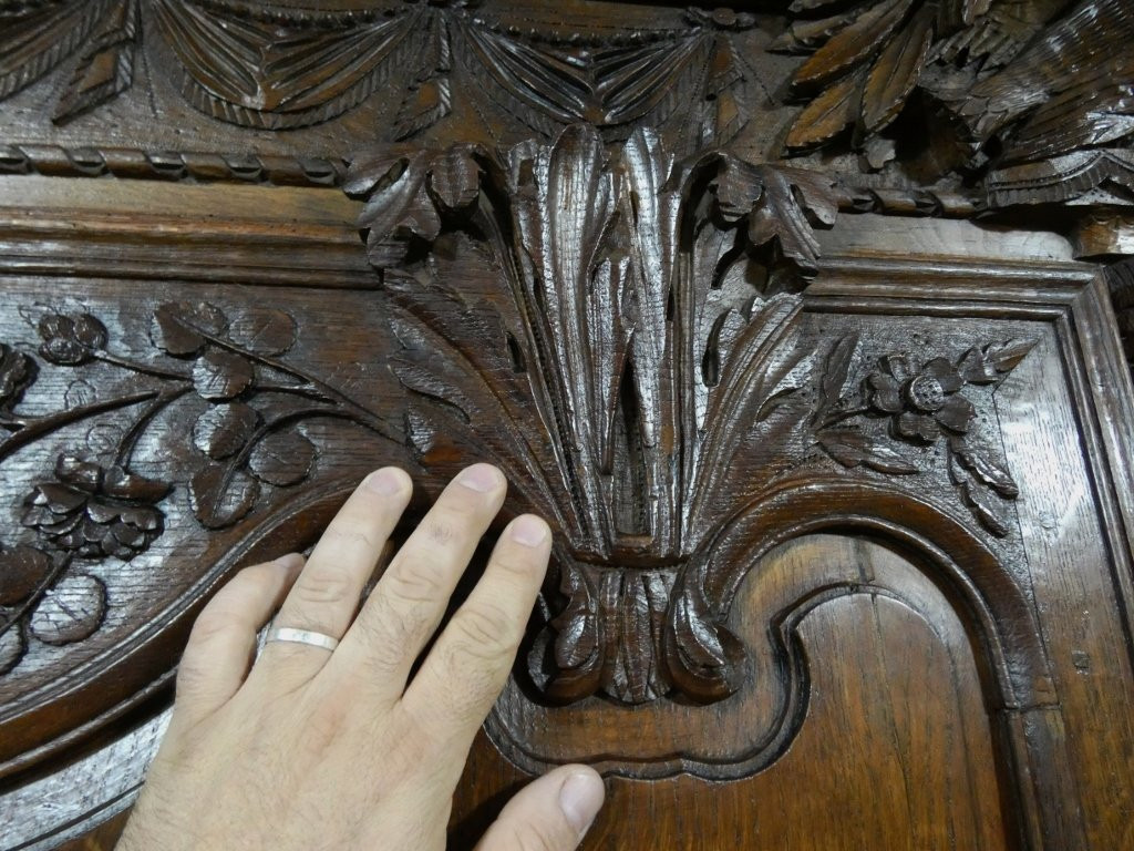  Norman Wedding Armoire In Oak With Mesh And Carvings Of Doves And Flowers, 18th Century-photo-4