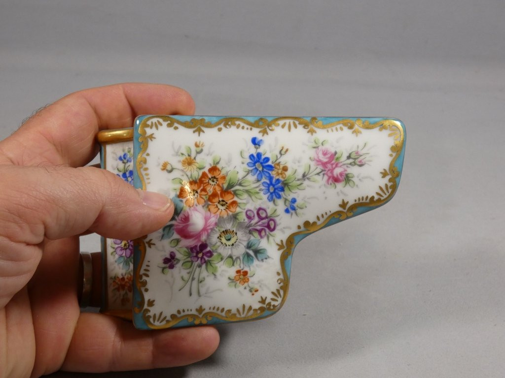 Piano-shaped Jewelry Box With Sèvres Decor In Hand-painted Limoges Porcelain-photo-3