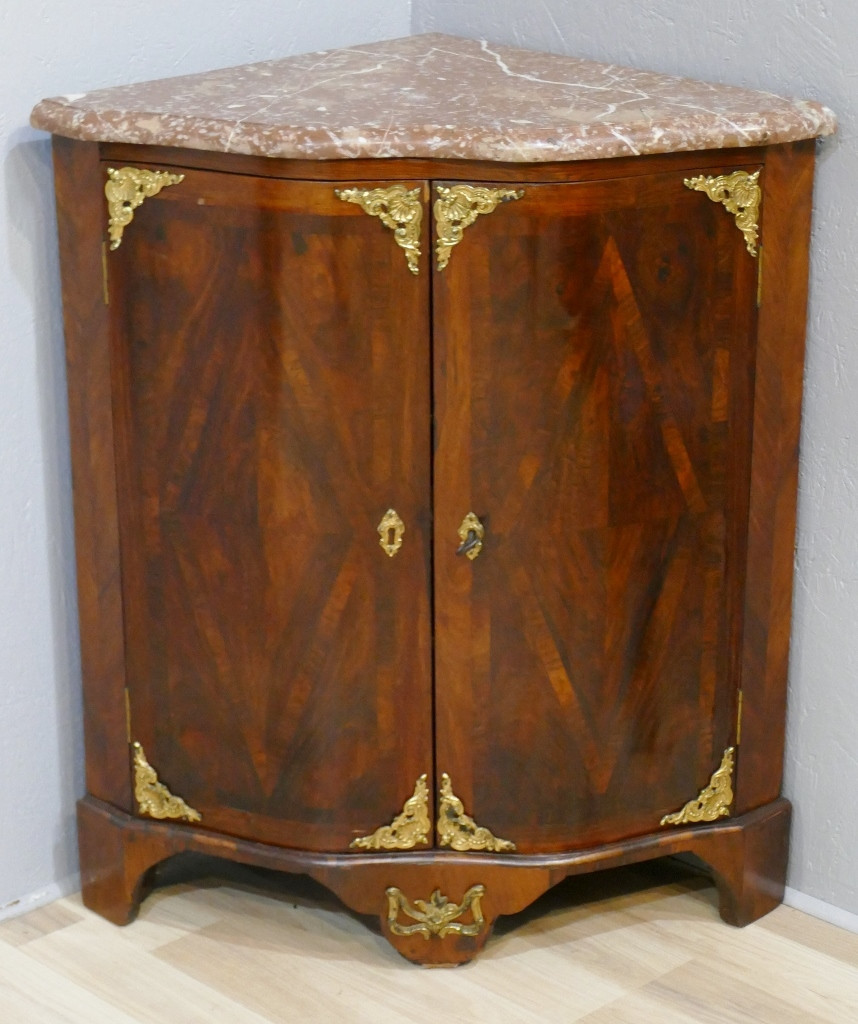 Encoignure d'époque Régence En Marqueterie De Palissandre Et Bronze Doré, XVIII ème