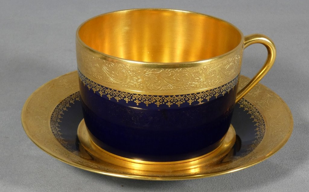 Collectible Porcelain Breakfast Cup With Gold Inlay And Limoges Blue Ovenware Circa 1960-photo-3