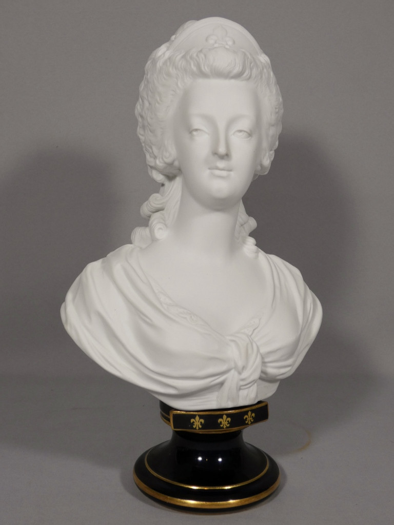 Marie Antoinette, Reine de France, sculpture en biscuit de porcelaine, Martial Redon, XIX ème