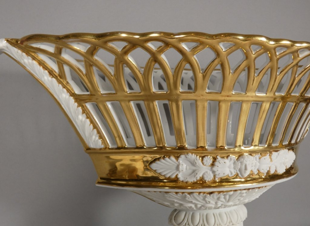 Corbeille, coupe navette Empire en porcelaine de Paris doré et blanche, époque début XIX ème-photo-1