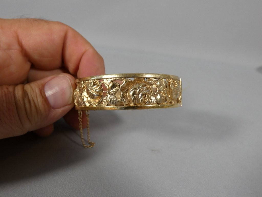 Bracelet aux roses en métal doré, époque 1960-photo-2