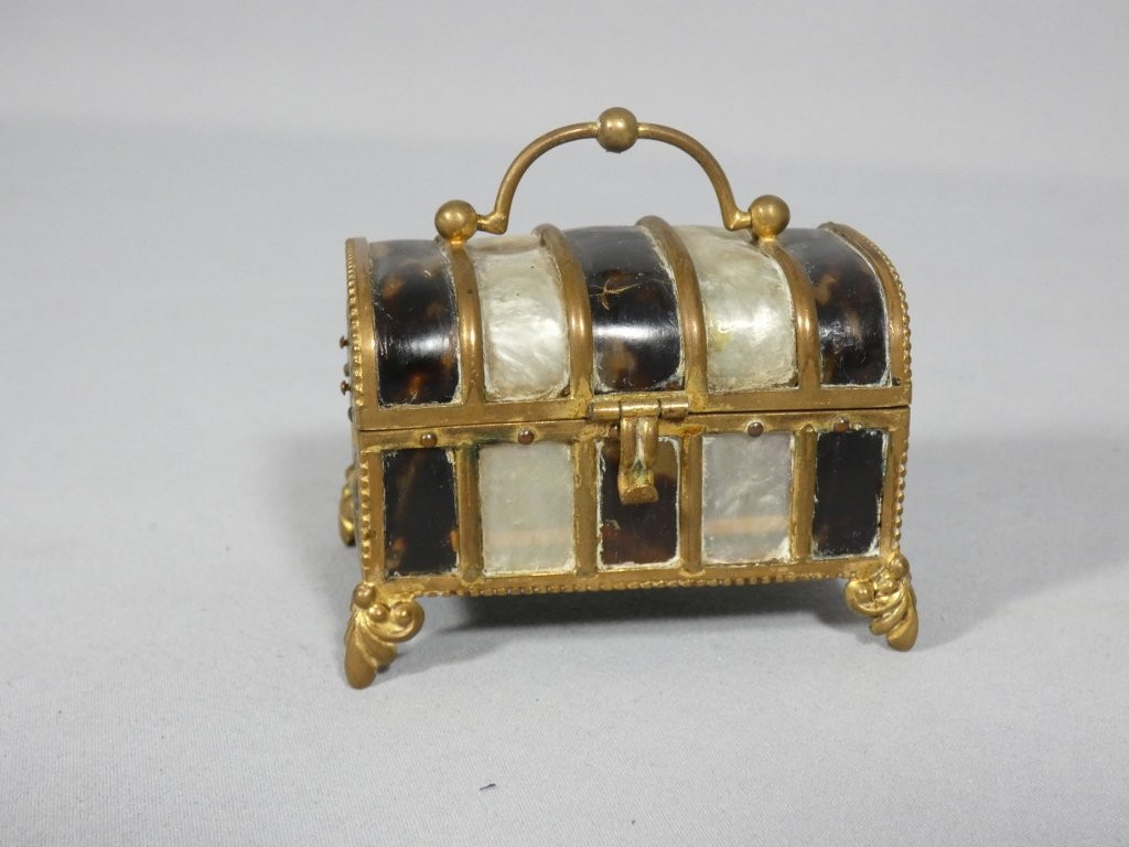 Coffret miniature en écaille de tortue et nacre, époque XIX ème-photo-3