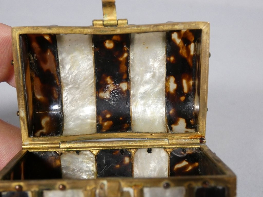 Coffret miniature en écaille de tortue et nacre, époque XIX ème-photo-5