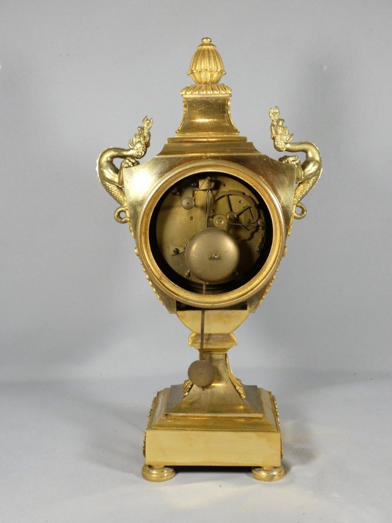 Pendule Empire en bronze doré forme vase ou écusson, Verdier Isle St Louis, époque 1810-1815-photo-7