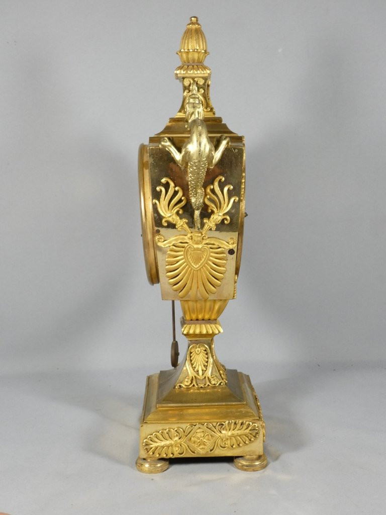 Pendule Empire en bronze doré forme vase ou écusson, Verdier Isle St Louis, époque 1810-1815-photo-8