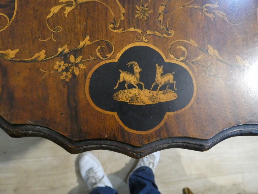 Guéridon Suisse ou Italien en marqueterie aigle et chamois, et piétement hallebardes, XIX ème-photo-5