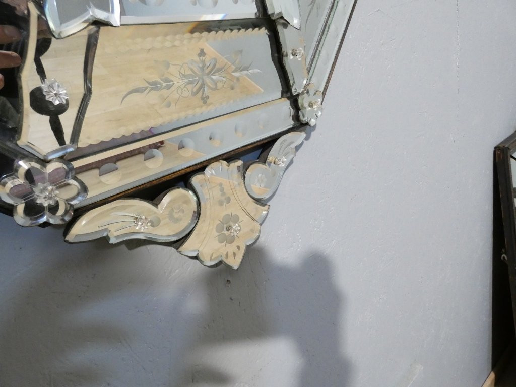 Miroir vénitien à parcloses en verre gravé, forme octogonale, époque vers 1950-photo-5