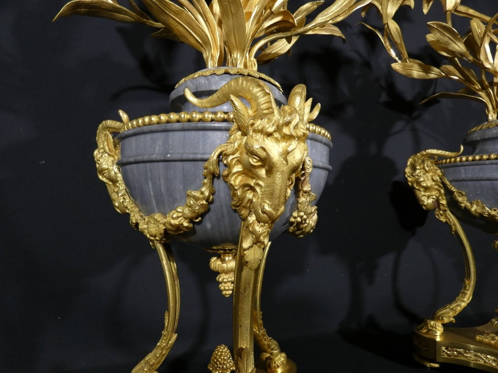 Paire de cassolettes vases fleuris montés en candélabres aux lys et béliers, époque XIX ème-photo-2