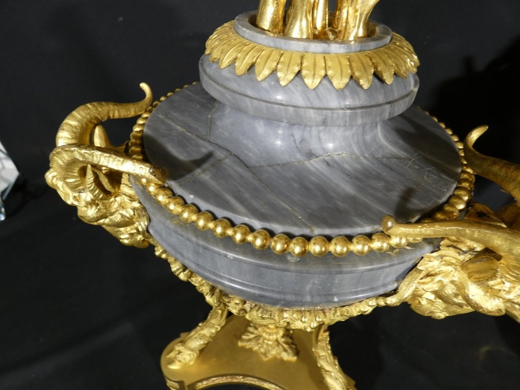 Paire de cassolettes vases fleuris montés en candélabres aux lys et béliers, époque XIX ème-photo-4