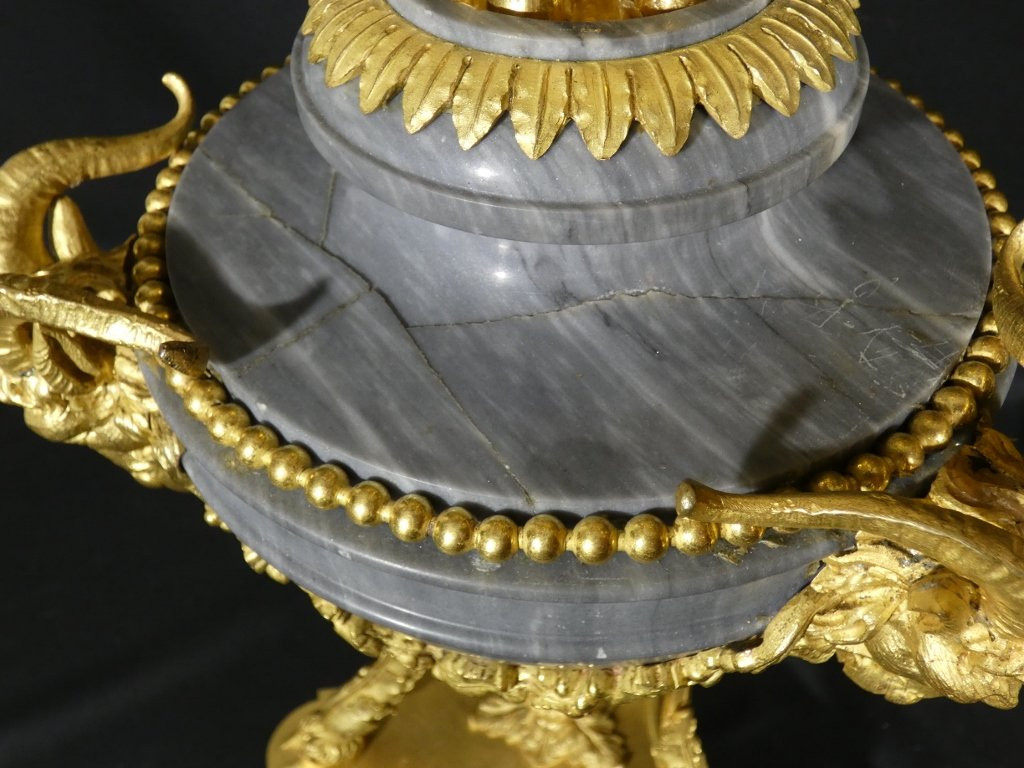 Paire de cassolettes vases fleuris montés en candélabres aux lys et béliers, époque XIX ème-photo-5