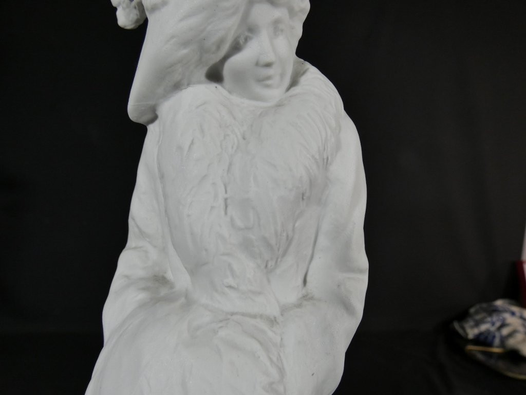 Elégante à la fourrure, sculpture en biscuit par Maurice Guiraud-Rivière, époque Art Nouveau-photo-7