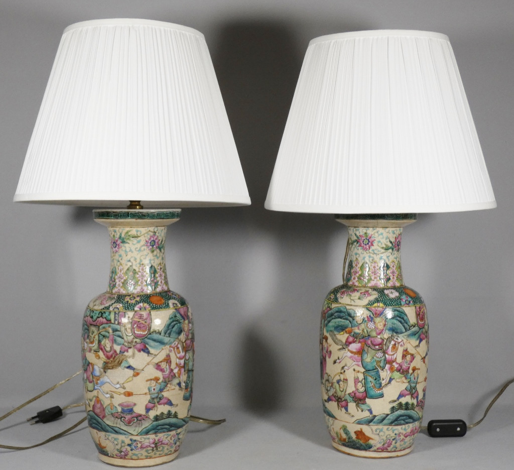 Paire de vases lampes en céramique Chine, époque fin XIX ème