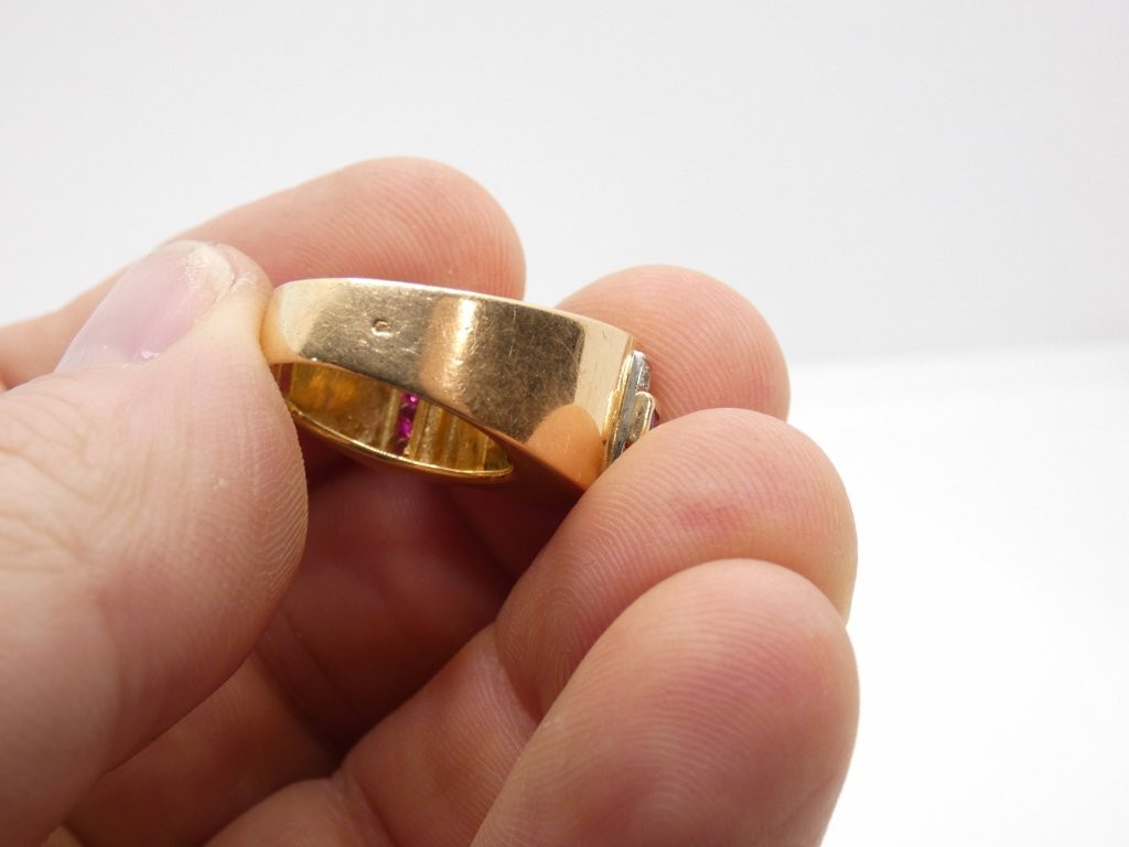 Bague Tank asymétrique diamant et rubis sur or jaune, époque 1940-photo-1