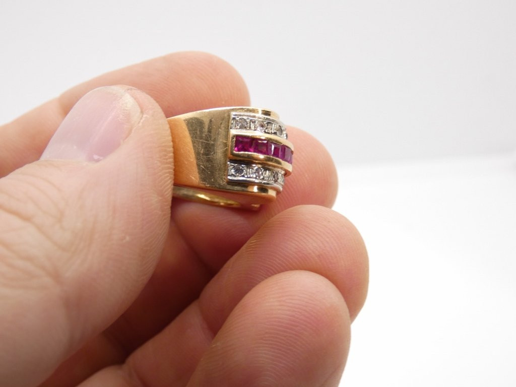 Bague Tank asymétrique diamant et rubis sur or jaune, époque 1940-photo-2