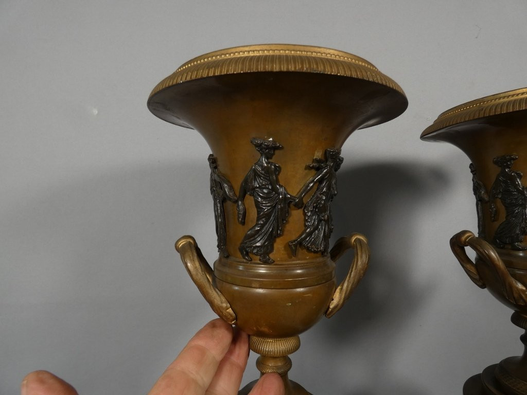 Pair Of Empire Period Patinated Bronze Cassolette Vases, Depicting A Farandole Of Bacchantes, 19th Century-photo-3