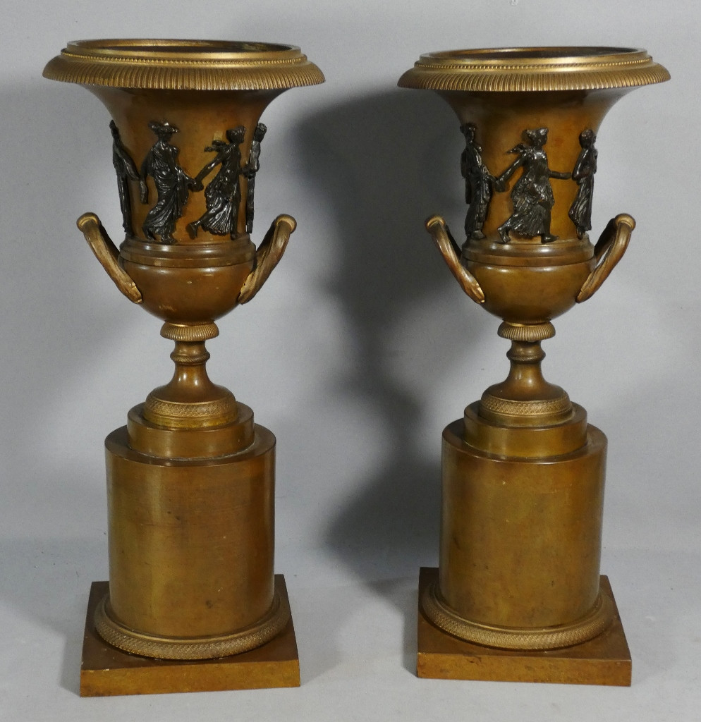 Pair Of Empire Period Patinated Bronze Cassolette Vases, Depicting A Farandole Of Bacchantes, 19th Century