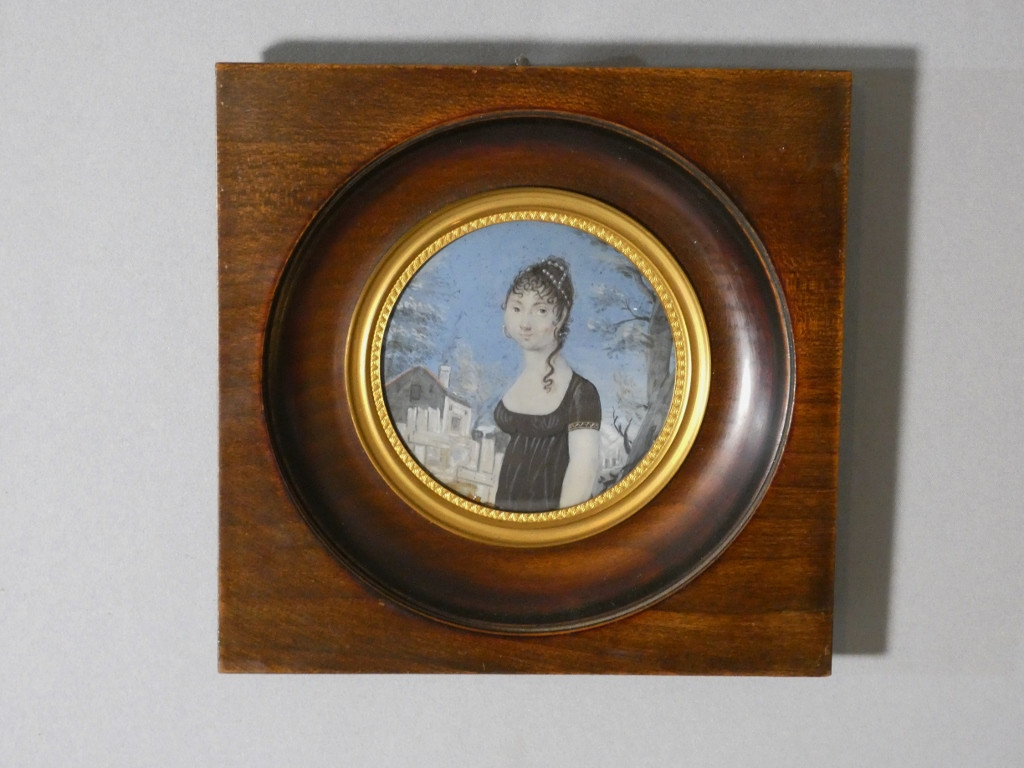 Portrait miniature d'une jeune femme &eacute;poque Empire, d&eacute;but XIX &egrave;me