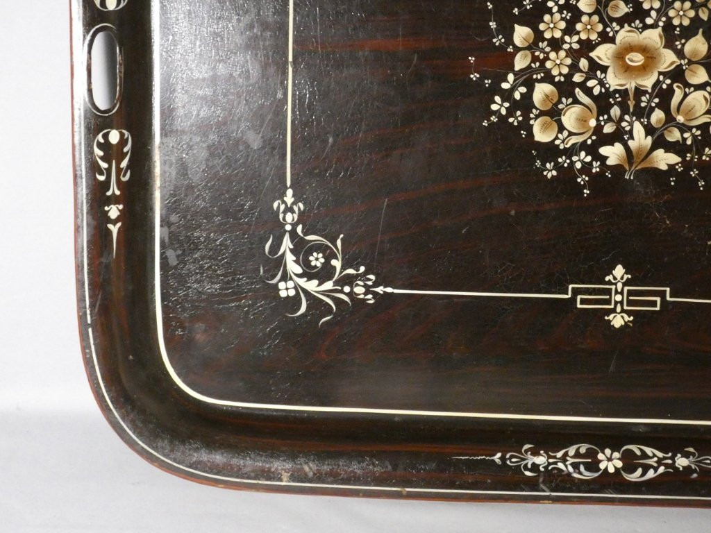 Grand plateau (81 cm) Napoléon III en tôle peinte façon palissandre et doré, époque XIX ème-photo-3