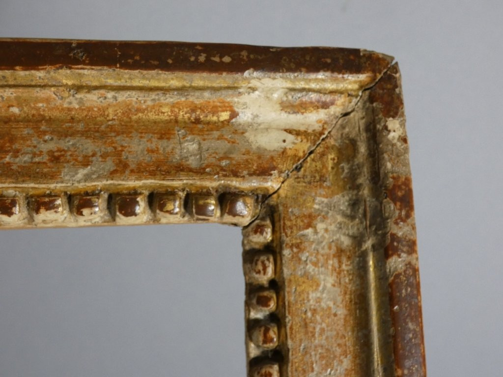 Cadre en bois sculpt&eacute; et dor&eacute; d'&eacute;poque Louis XVI, fin XVIII &egrave;me si&egrave;cle-photo-2