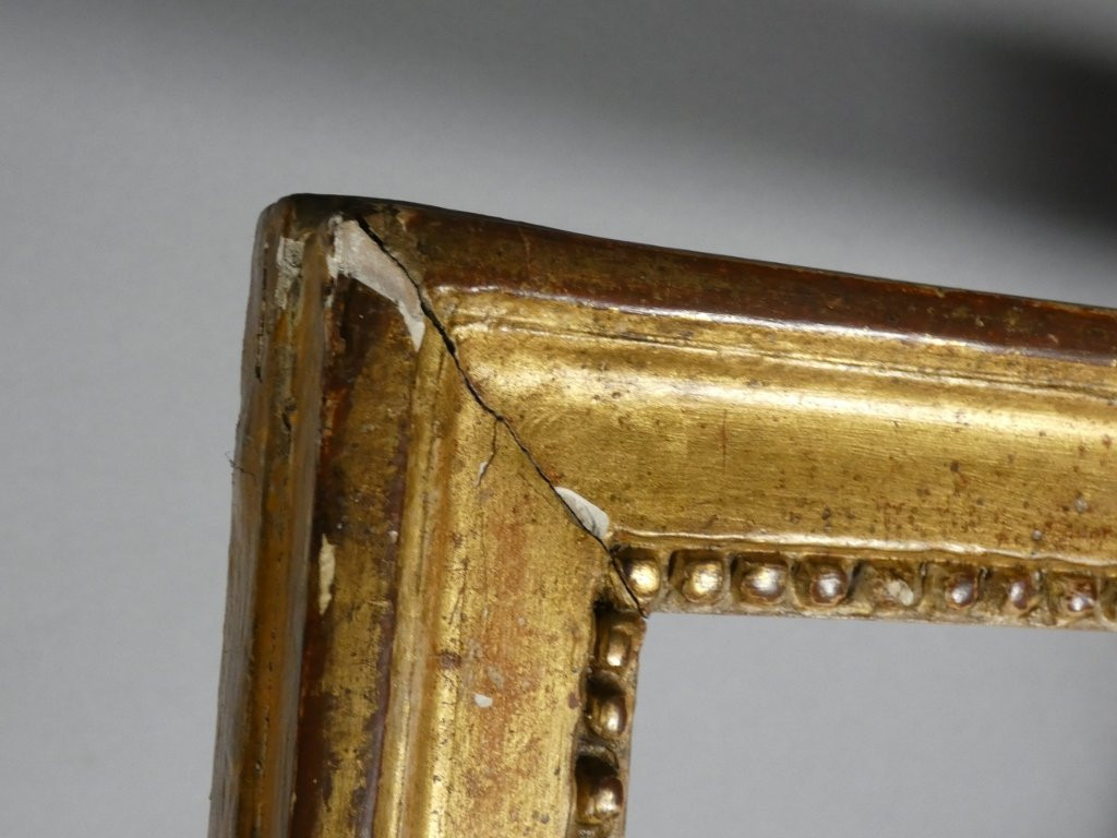 Cadre en bois sculpt&eacute; et dor&eacute; d'&eacute;poque Louis XVI, fin XVIII &egrave;me si&egrave;cle-photo-2
