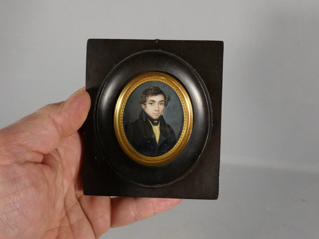 Portrait miniature d'un jeune homme époque Empire, début XIX ème-photo-2