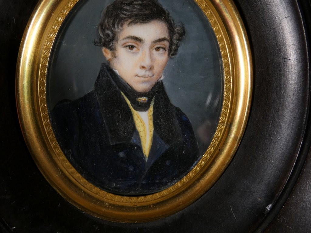 Portrait miniature d'un jeune homme époque Empire, début XIX ème-photo-1