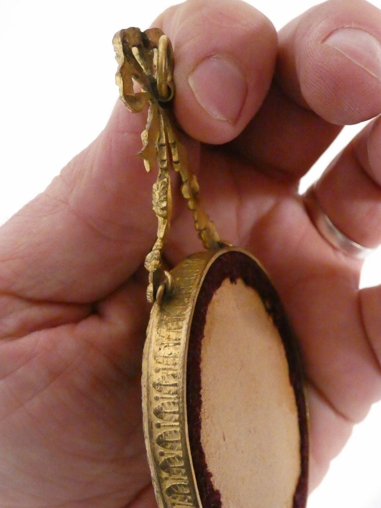 Cadre photo ovale de style Louis XVI en laiton doré, époque 1900-photo-3