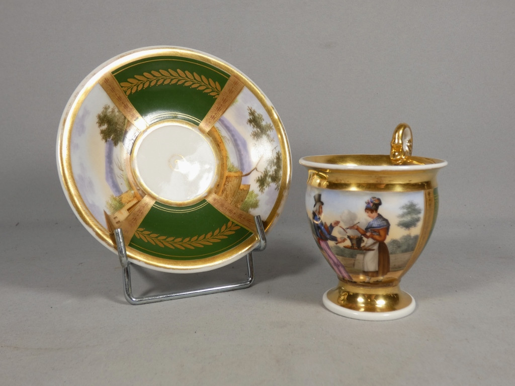 Tasse de collection porcelaine de Paris époque Empire, la marchande de rue XIX ème