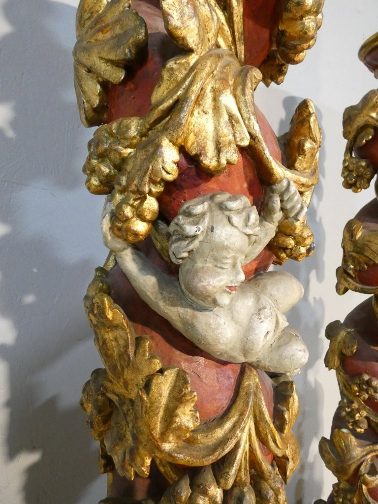 Paire de colonnes aux angelots et vigne en bois sculpté polychrome époque XVII ème siècle-photo-2