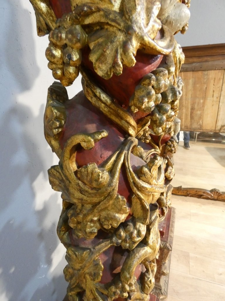 Paire de colonnes aux angelots et vigne en bois sculpté polychrome époque XVII ème siècle-photo-4