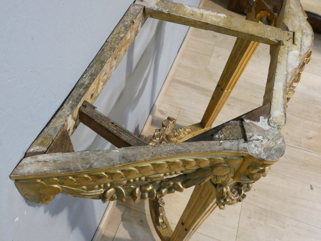 Carved And Gilded Wooden Console Table From The Early Louis XVI Period, 18th Century-photo-6