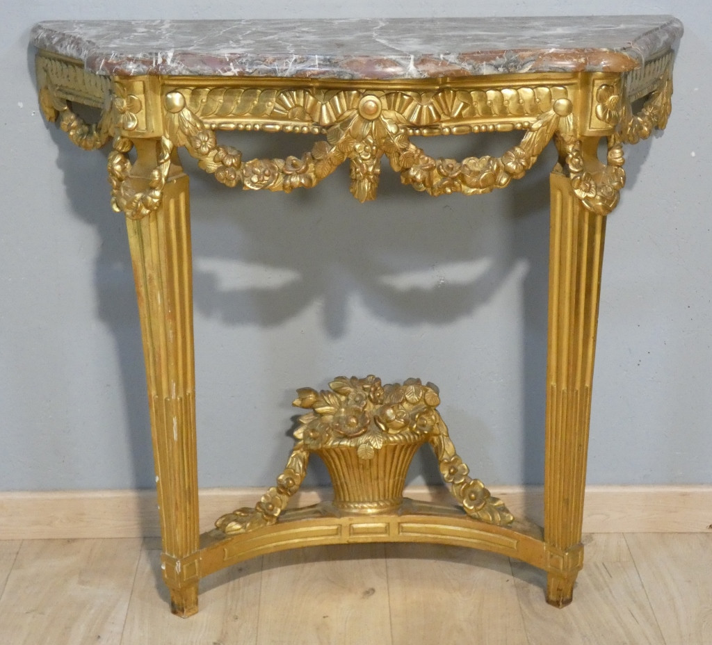 Carved And Gilded Wooden Console Table From The Early Louis XVI Period, 18th Century