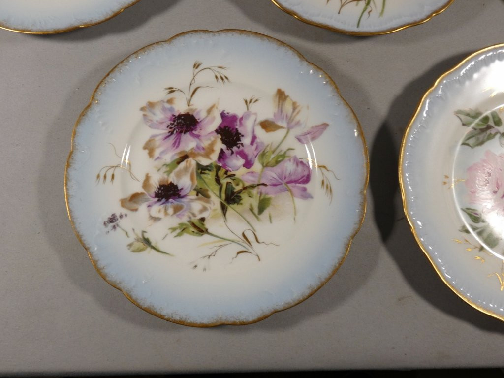 Haviland, 8 assiettes à dessert aux fleurs toutes différentes, porcelaine de Limoges fin XIX èm-photo-2