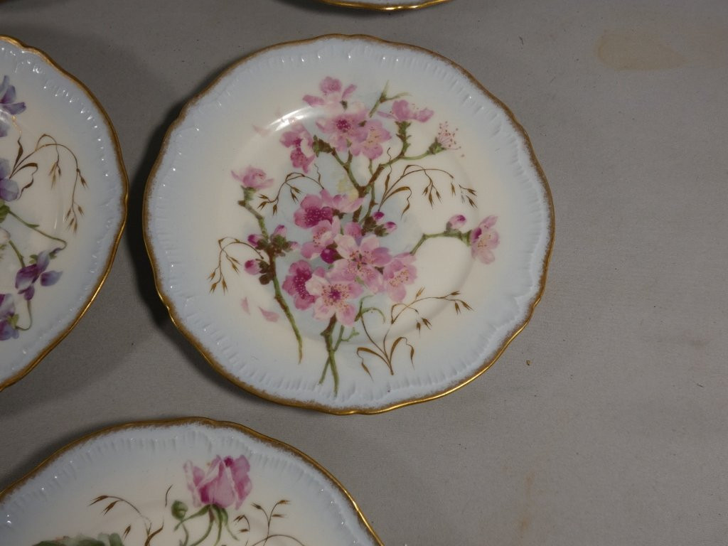 Haviland, 8 assiettes à dessert aux fleurs toutes différentes, porcelaine de Limoges fin XIX èm-photo-4