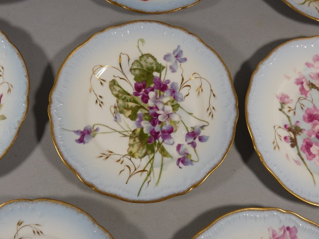 Haviland, 8 assiettes à dessert aux fleurs toutes différentes, porcelaine de Limoges fin XIX èm-photo-1