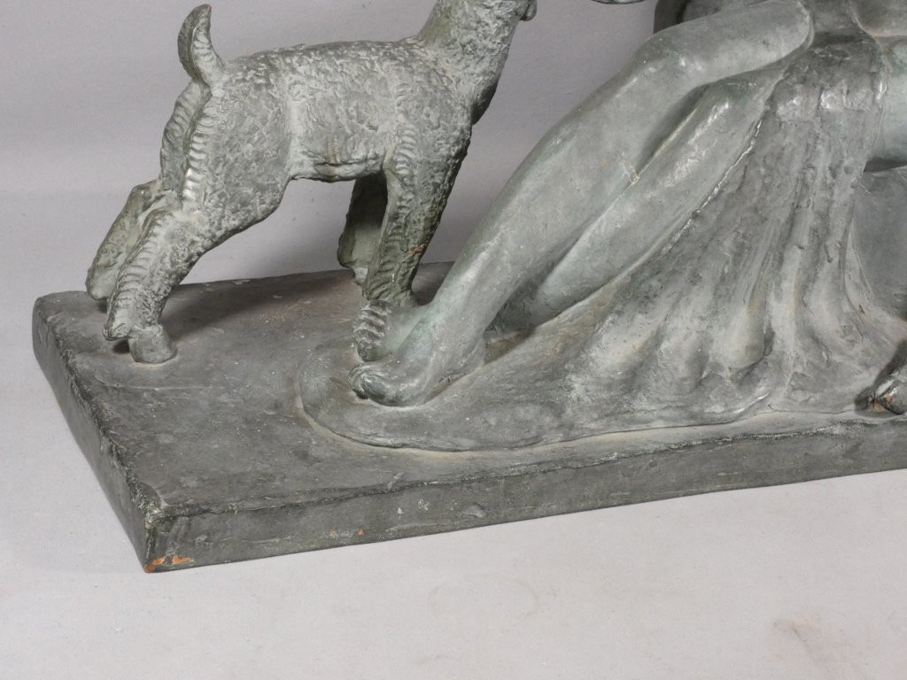 Terre cuite Art Déco, femme aux chevrettes, sculpture par T Riolo, époque 1930-photo-1