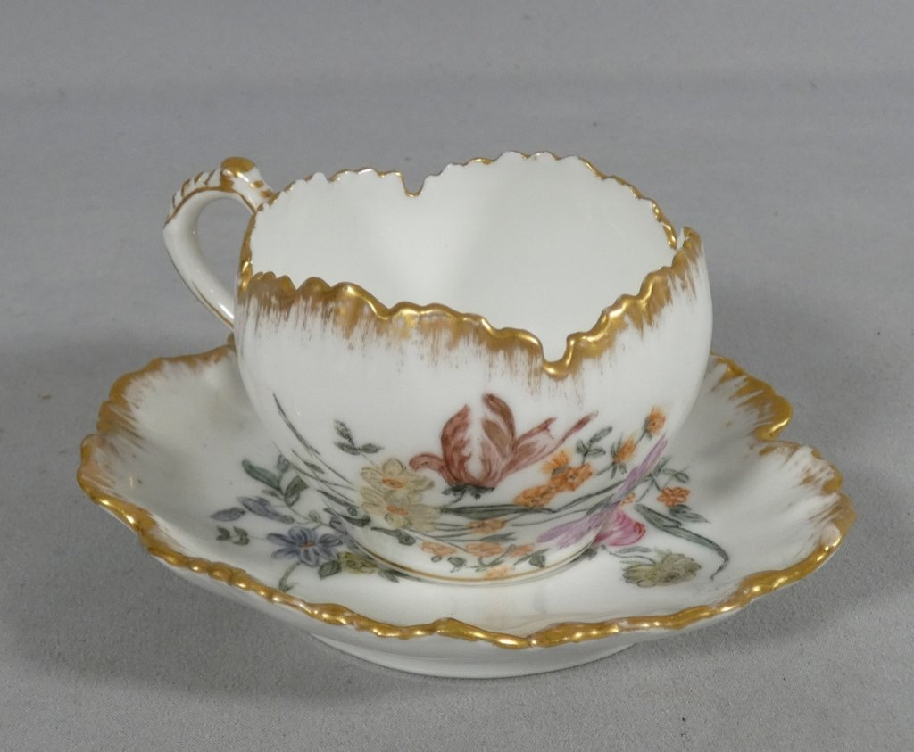 CFH-GDM, tasse de collection en porcelaine de Limoges peinte à la main, époque fin XIX ème-photo-1