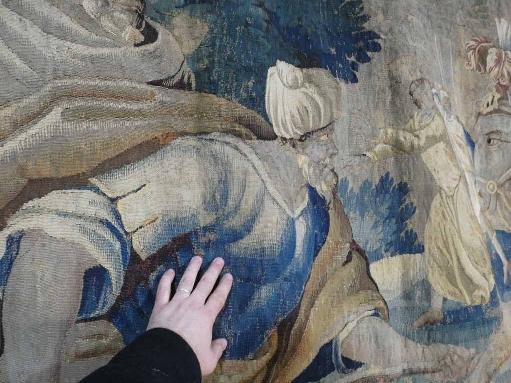 Aubusson 17th Century, Large Tapestry With Figures And A Horse In Wool-photo-6