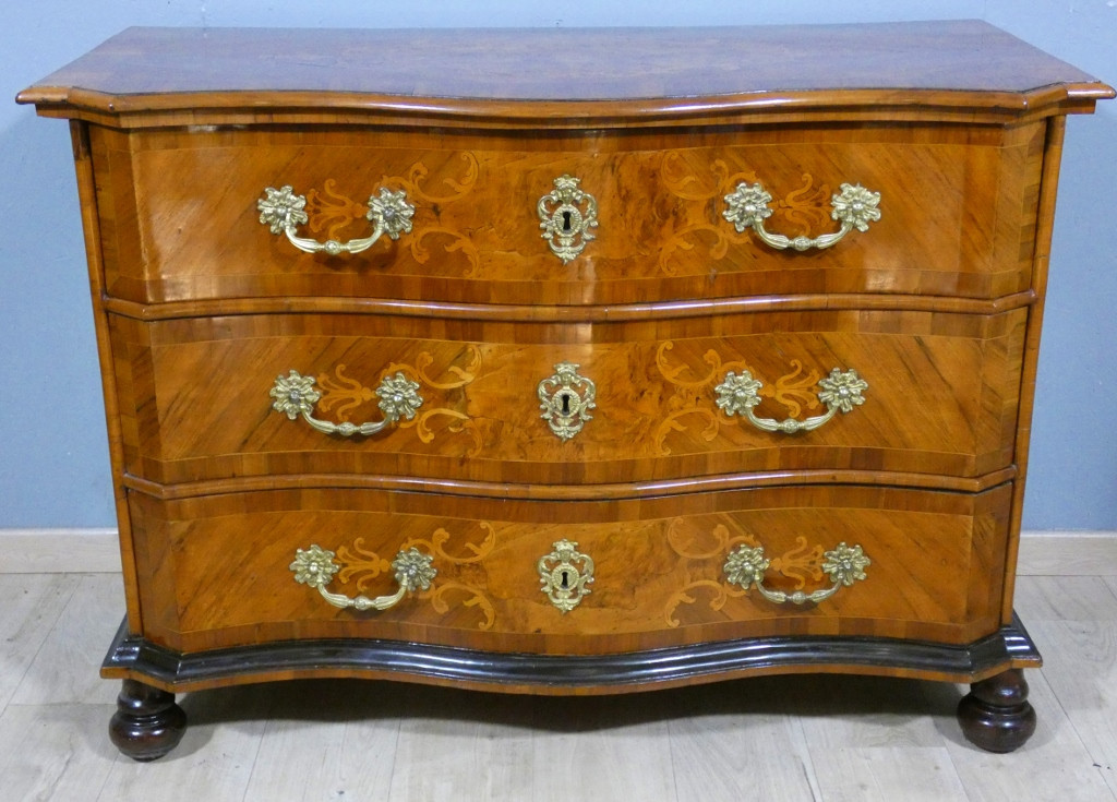 Louis XIV Commode In Walnut And Marquetry, Early 18th Century
