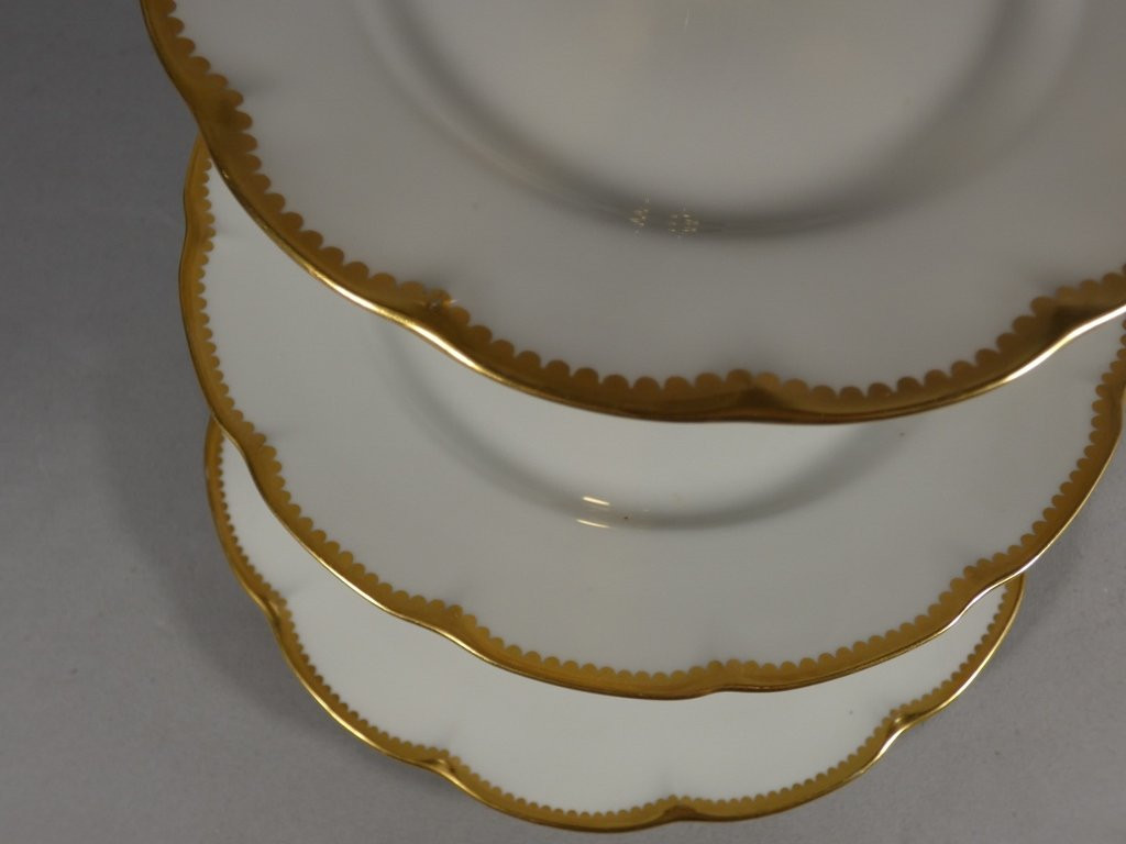 Serviteur, présentoir à dessert ou mignardises en porcelaine de Limoges, manufacture Haviland-photo-1
