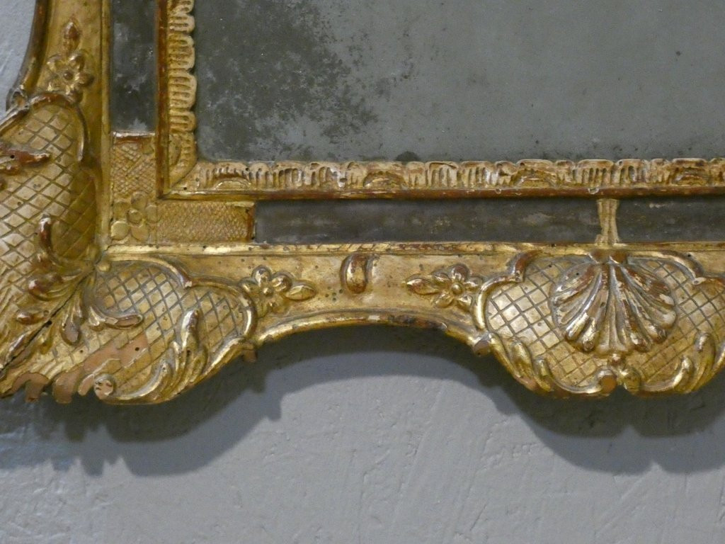 Miroir à parcloses Louis XV en bois sculpté doré, époque milieu XVIII ème-photo-2