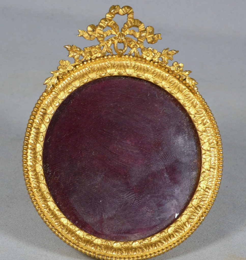 Louis XVI Round Tondo Photo Frame In Chased And Gilded Bronze, Late 19th Century