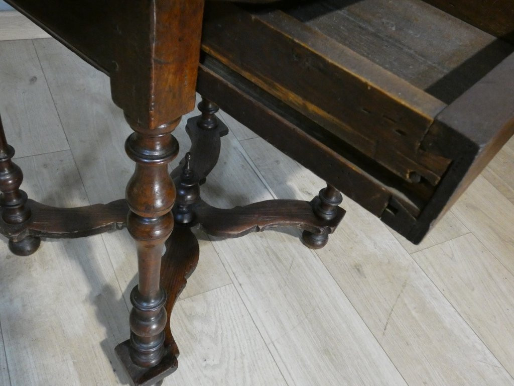 Louis XIII Period Walnut Cabaret Or Occasional Table, 17th Century-photo-5